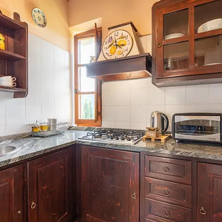 Borgo Dolci Colline Farm stay *